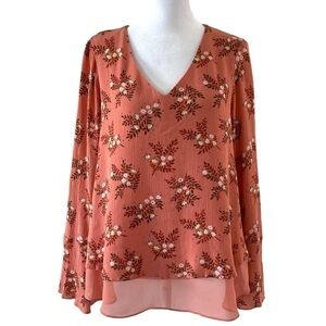 LC Lauren Conrad medium top floral bell sleeves lace v-neck